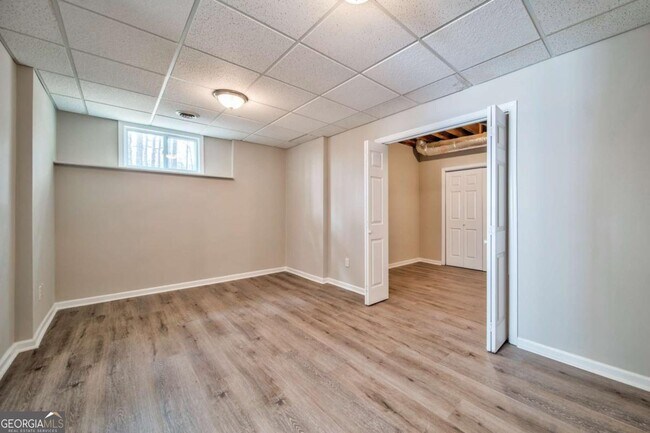 Building Photo - 2011 Town Lake Hills W