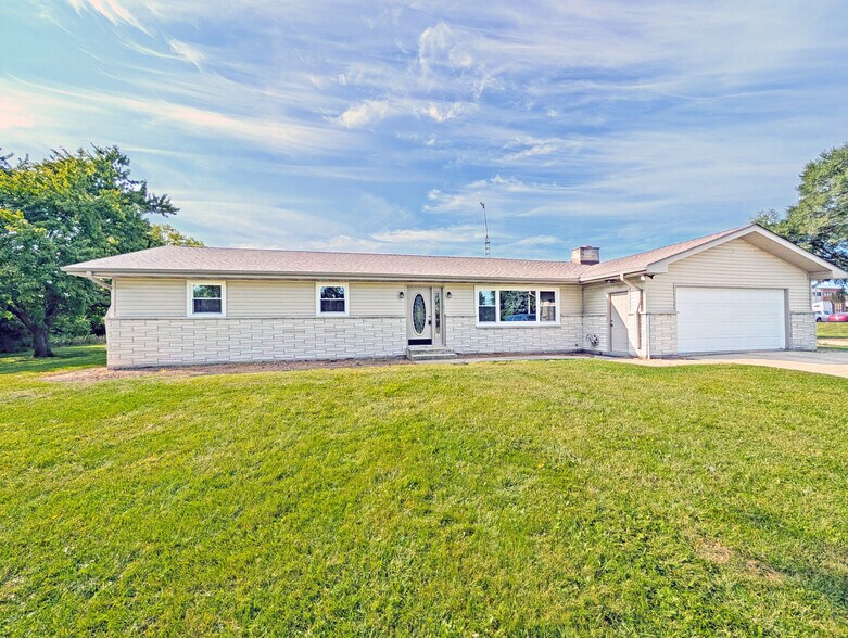 Primary Photo - 23209 W Mound Rd