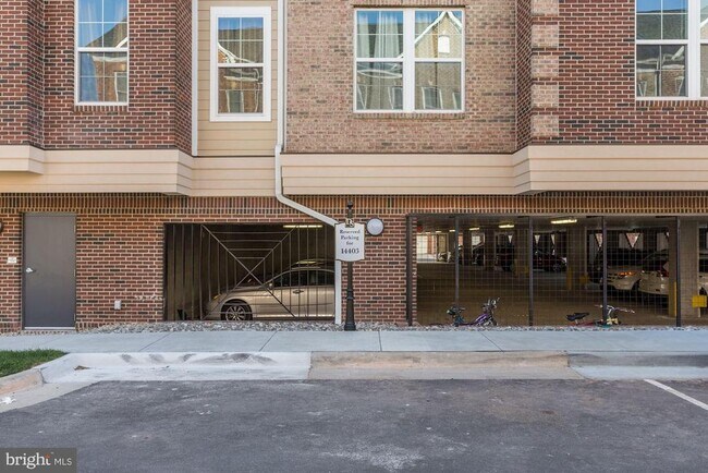 Building Photo - 13740 Endeavour Dr