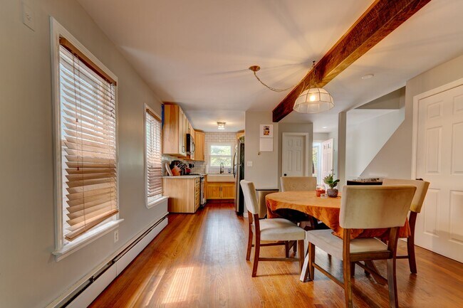 Building Photo - Charming East Rock Single Family