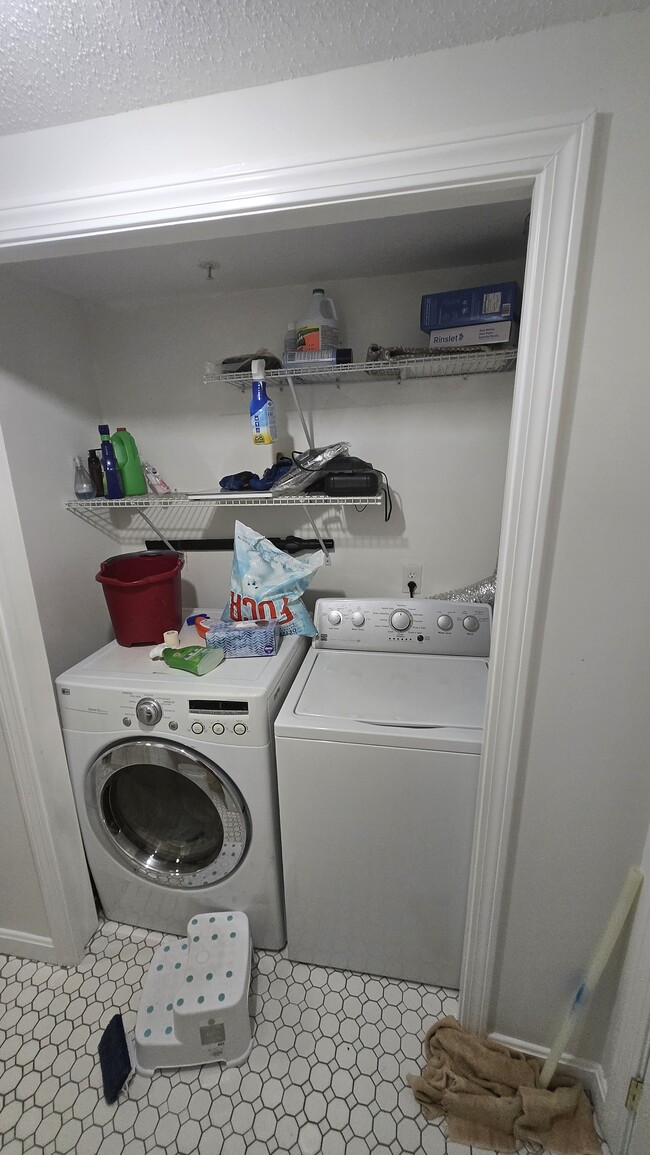 Building Photo - 31 Devereux St