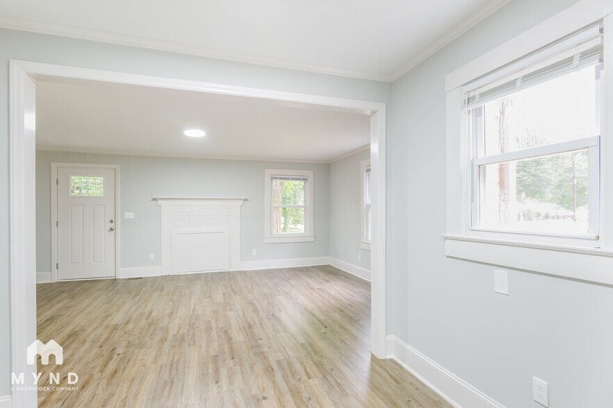 Building Photo - 400 Cherry St