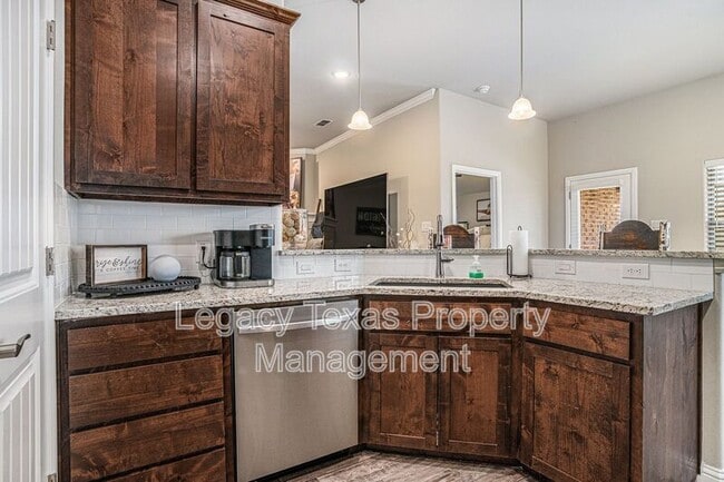 Building Photo - 226 Harp Ave