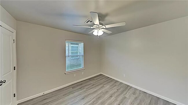 Building Photo - 11204 Burham Ave