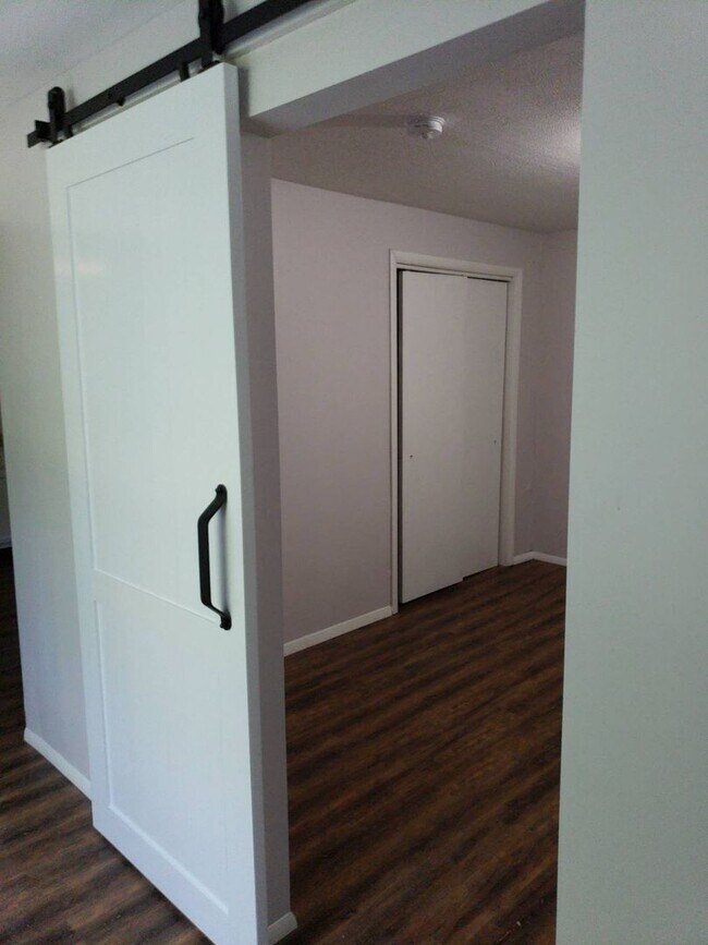 Building Photo - 138 Woodhill Dr