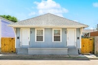 Building Photo - 2322 St Andrew St