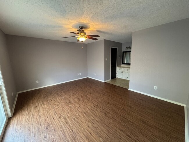 Building Photo - 217 Monterrey Dr