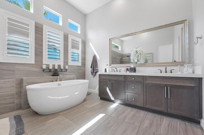 Building Photo - 81695-695 Thunder Gulch Way