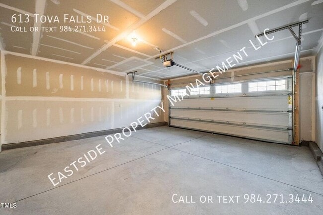 Building Photo - 613 Tova Fls Dr