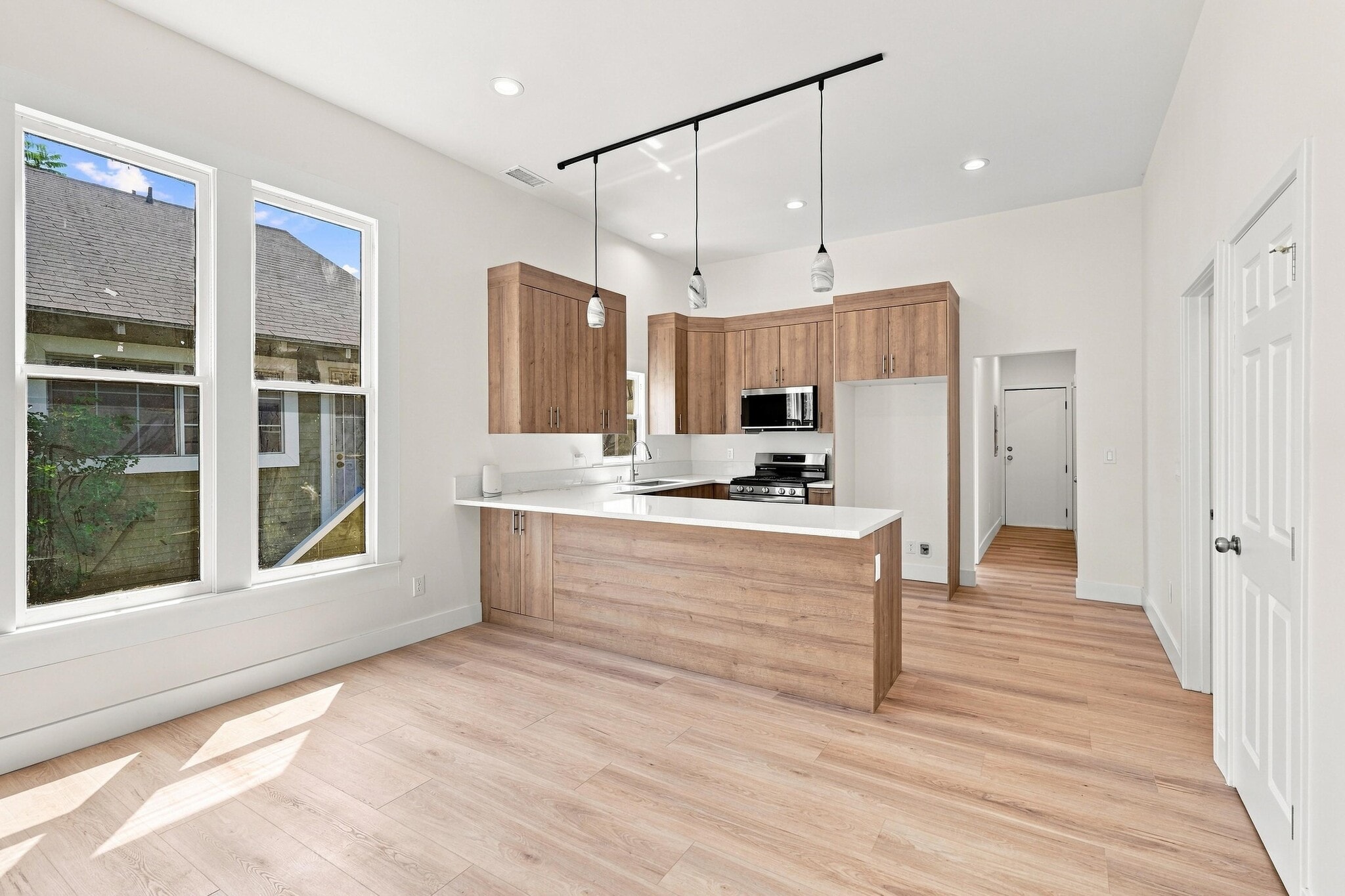 Building Photo - 3410 W 27th St