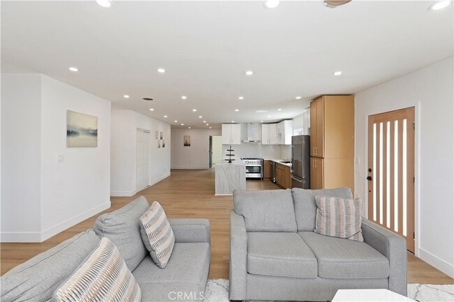 Building Photo - 7830 Casa Blanca St