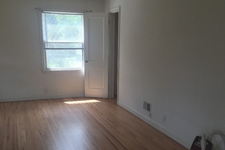 Large closets - 6220 W 34th St