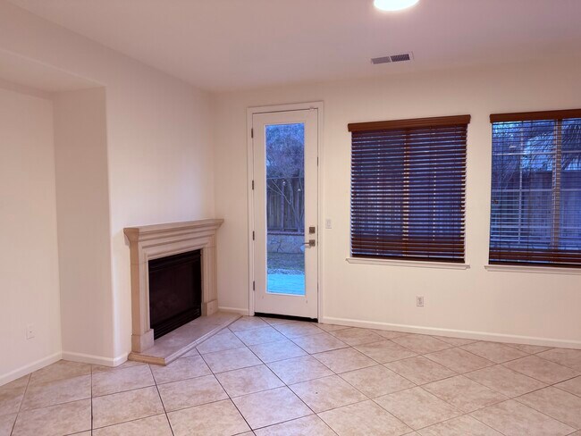 Building Photo - 252 W Terraza Way