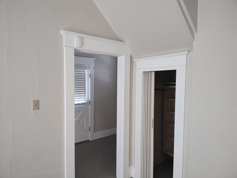 Building Photo - 417 3rd St
