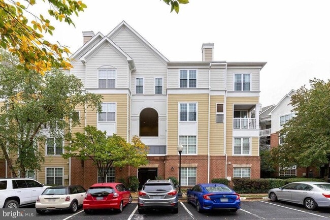 Building Photo - 2203 Westcourt Ln