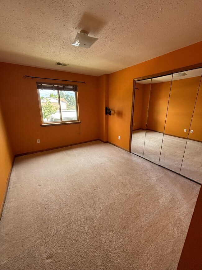 Building Photo - 9722 Sawgrass Ct