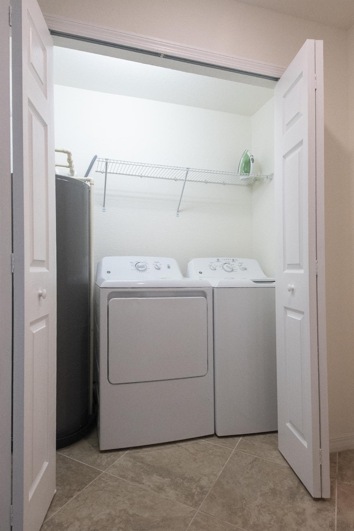 Building Photo - 5557 Palmer Cir