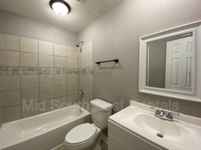 Building Photo - 5475 Apple Blossom Dr