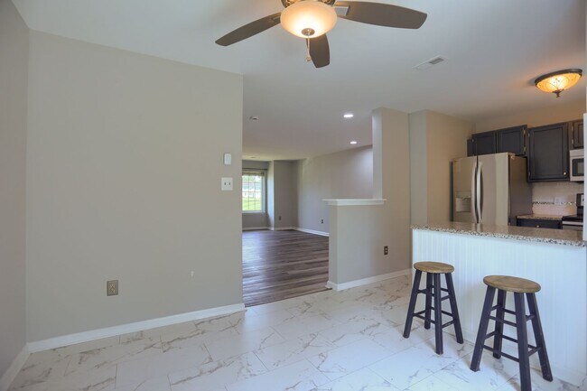 Building Photo - 618 Milford Ct