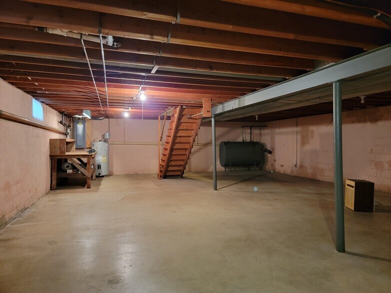 Building Photo - 24 Wolf Rd