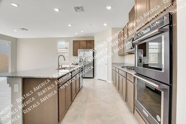 Primary Photo - 6820 Calvitero St