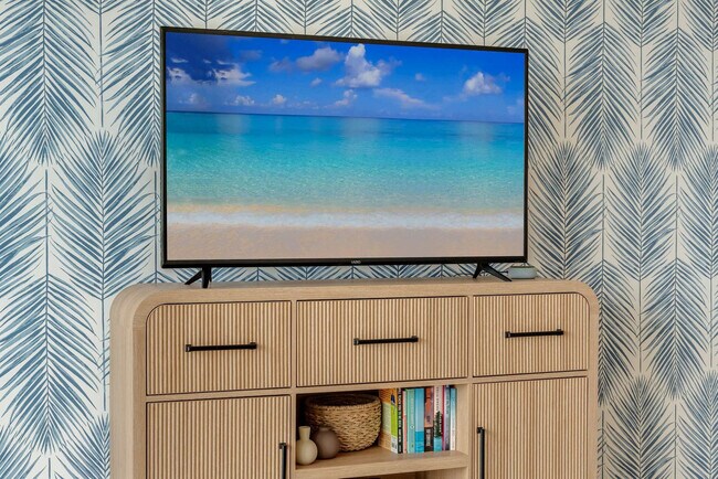 Building Photo - 3256 NE 1st Ave