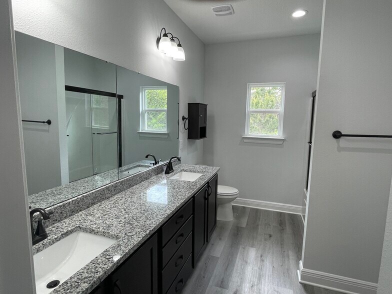 Building Photo - 1703 Sound Haven Ct