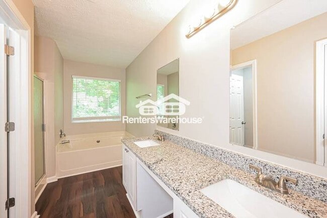 Building Photo - Updated 4/3 Lithonia Home!