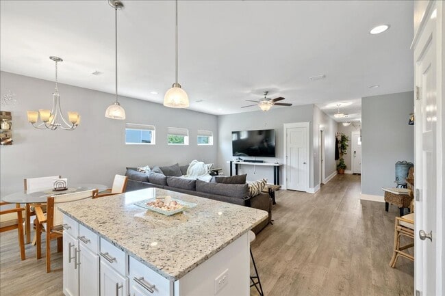 Building Photo - Stunning Tuscany Village Townhouse!