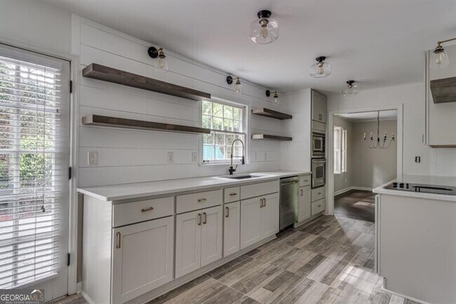 Building Photo - 4243 McClatchey Cir NE
