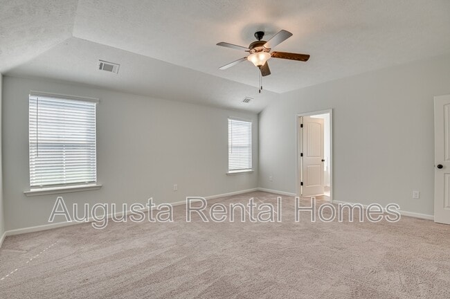 Building Photo - 638 Jensen Ln