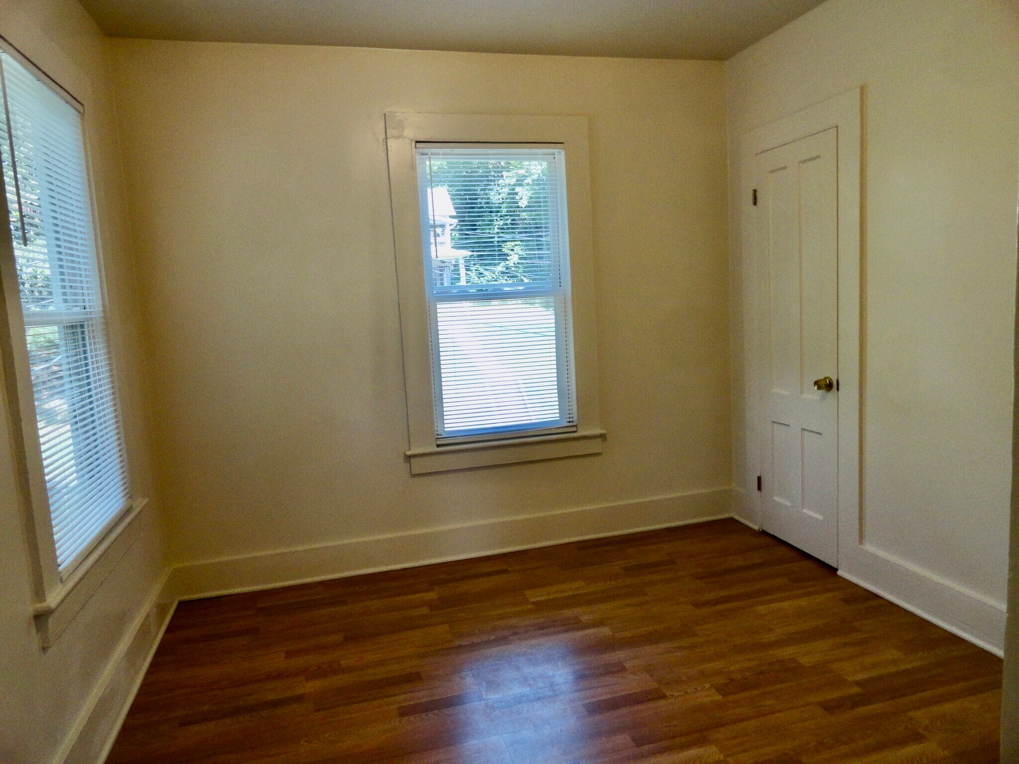Building Photo - 68 Ingraham St