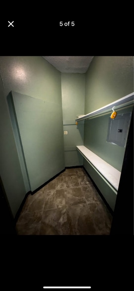 Closet - 505 Atlanta Dr