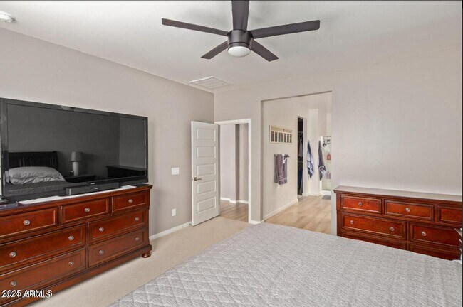 Building Photo - 547 W Panola Dr