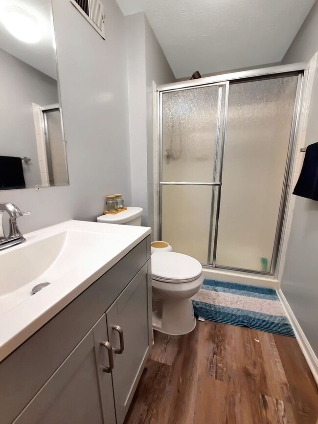 Building Photo - Spacious 3BR/2.5BA End-Unit TH in Windsor Mill + Move-In Special!