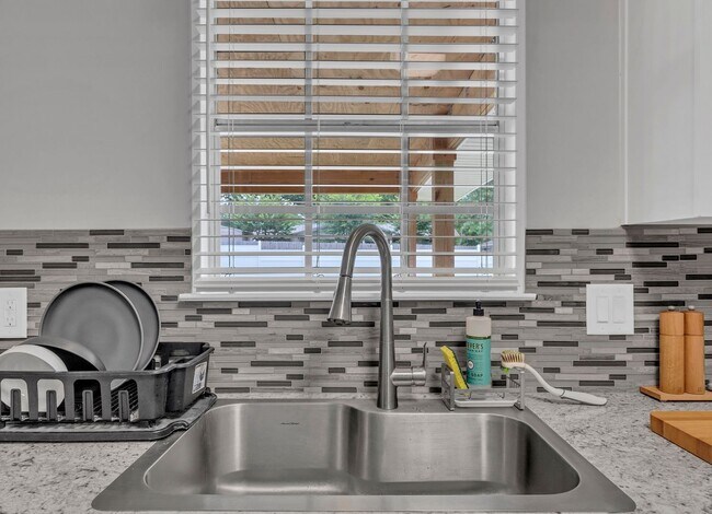 Building Photo - Beautiful 3 Bedroom in Fort Walton Beach