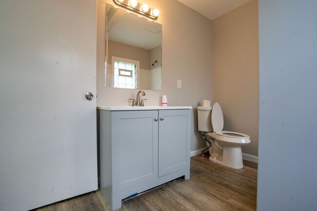 Building Photo - Eastpointe 3 bedroom