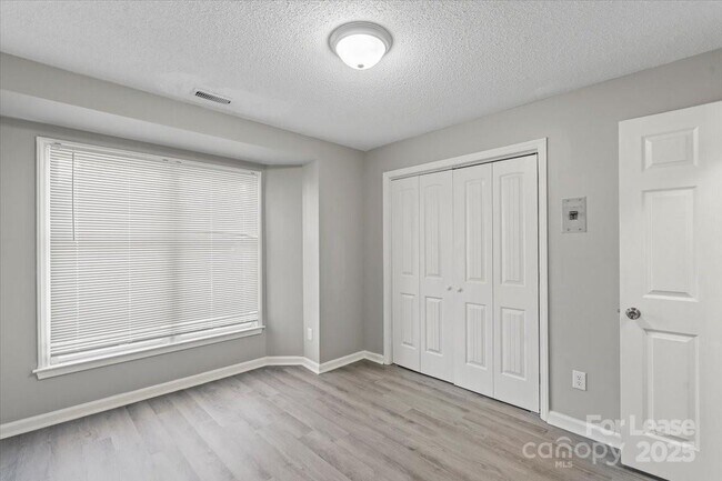 Building Photo - 6224 Rosecroft Dr