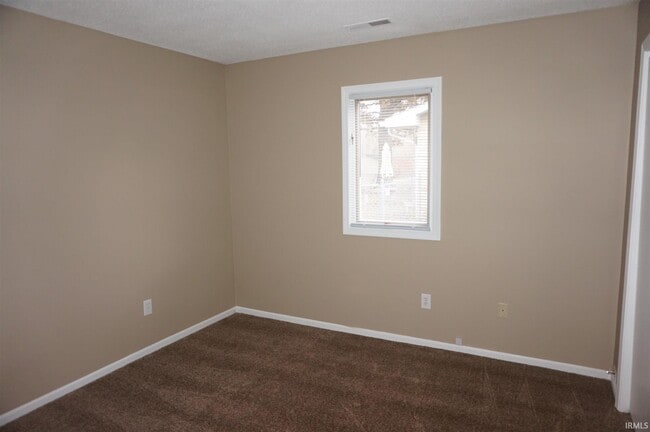 Building Photo - 7231 Elmbrook Dr