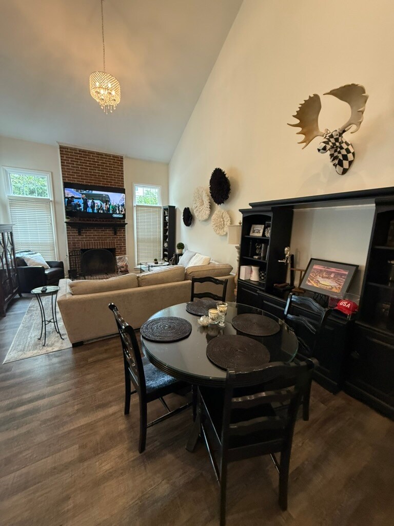 Building Photo - 9307 Kings Falls Dr