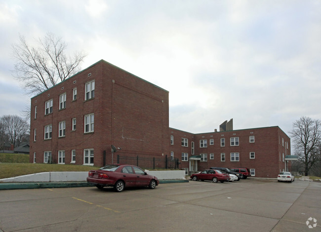 Primary Photo - St. James Court Apartments