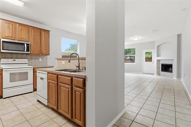 Building Photo - 2313 Dalhart Trail