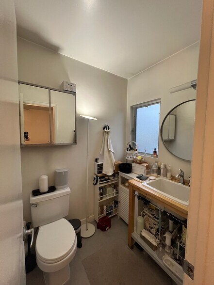 Building Photo - 3412 Helms Ave