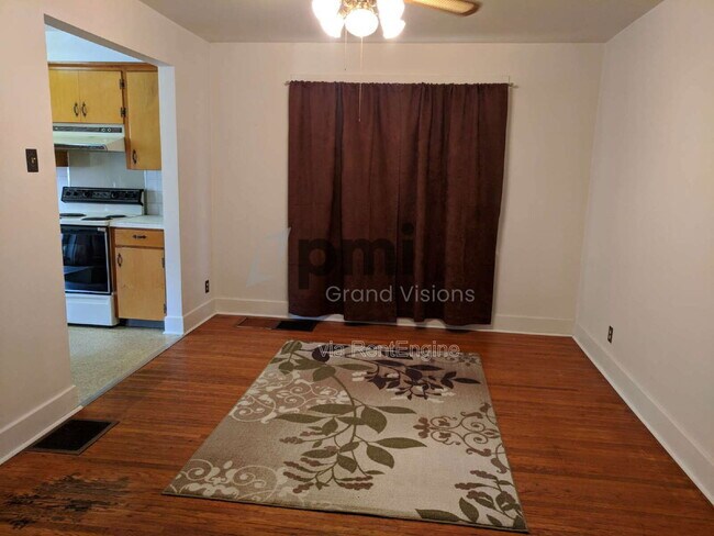 Building Photo - 2284 E Clay St