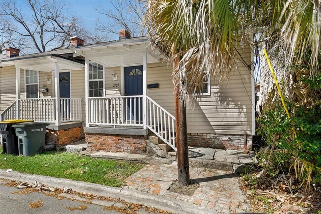 Building Photo - 1709 LeGrand Street
