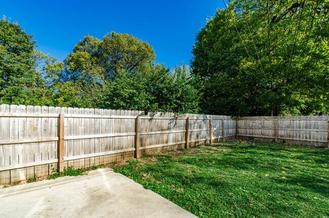 Building Photo - 78/80 Meek