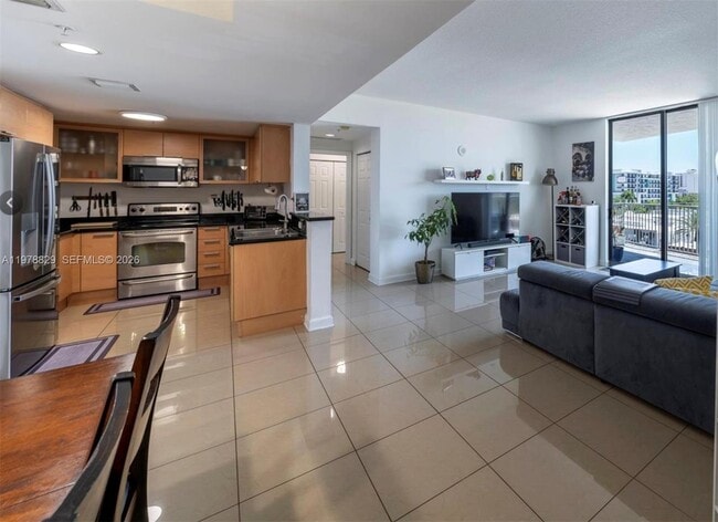 Building Photo - 140 S Dixie Hwy