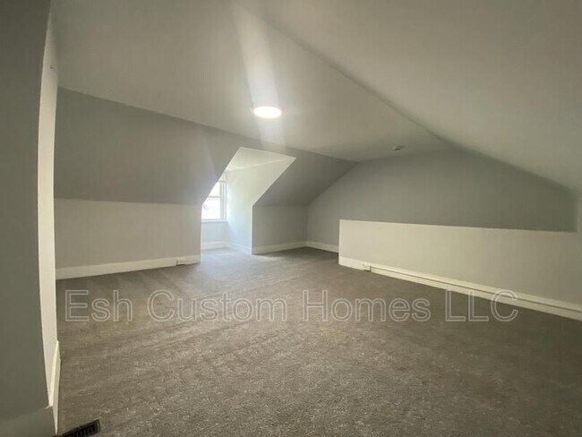 Building Photo - 611 S Prince St