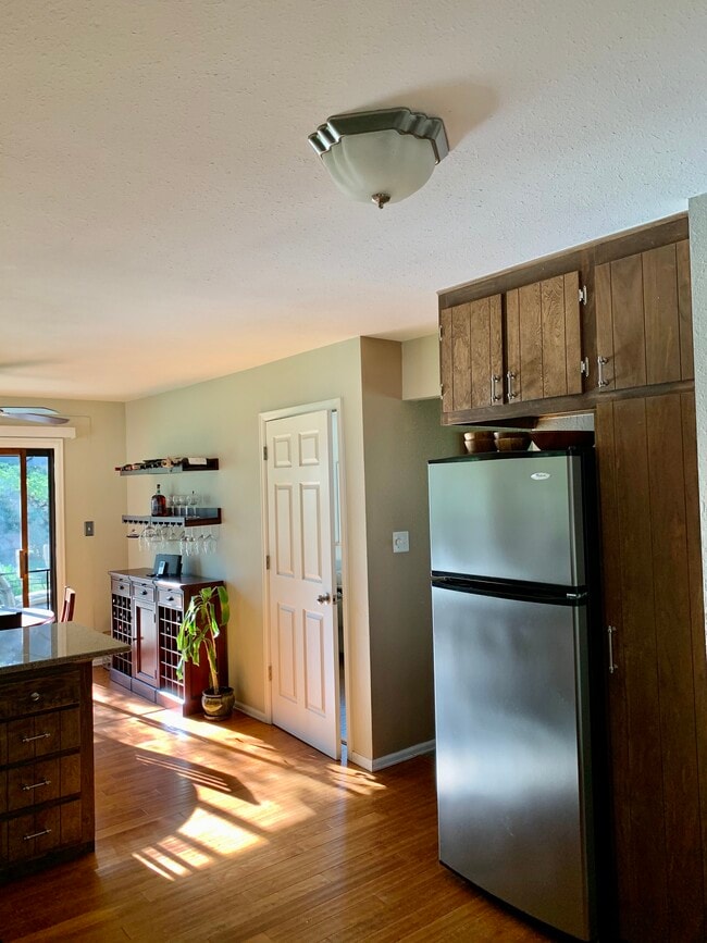 Building Photo - 601 Gutcher Dr