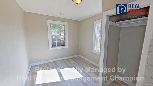 Building Photo - Recently updated 2 BD/1 BA Home in the hea...